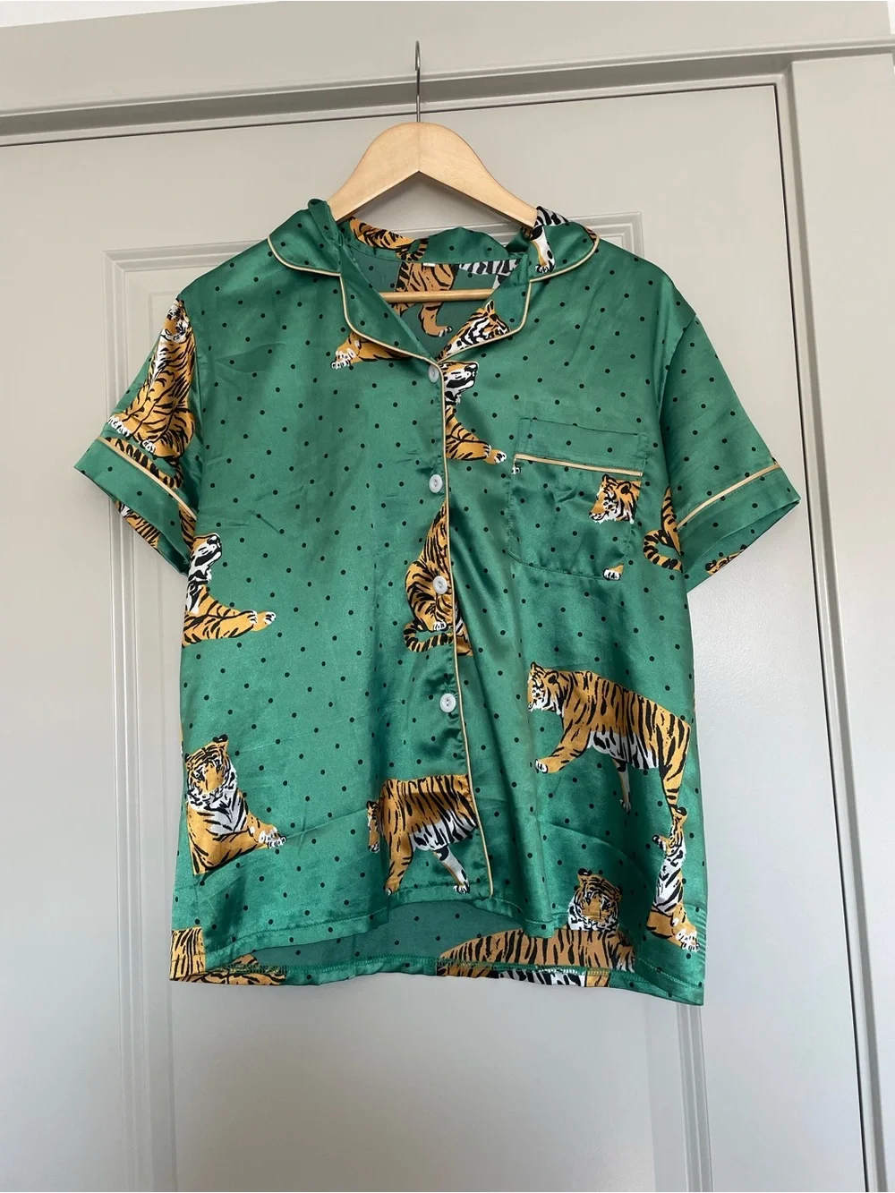 Green Tiger Print Women's Pajama Set